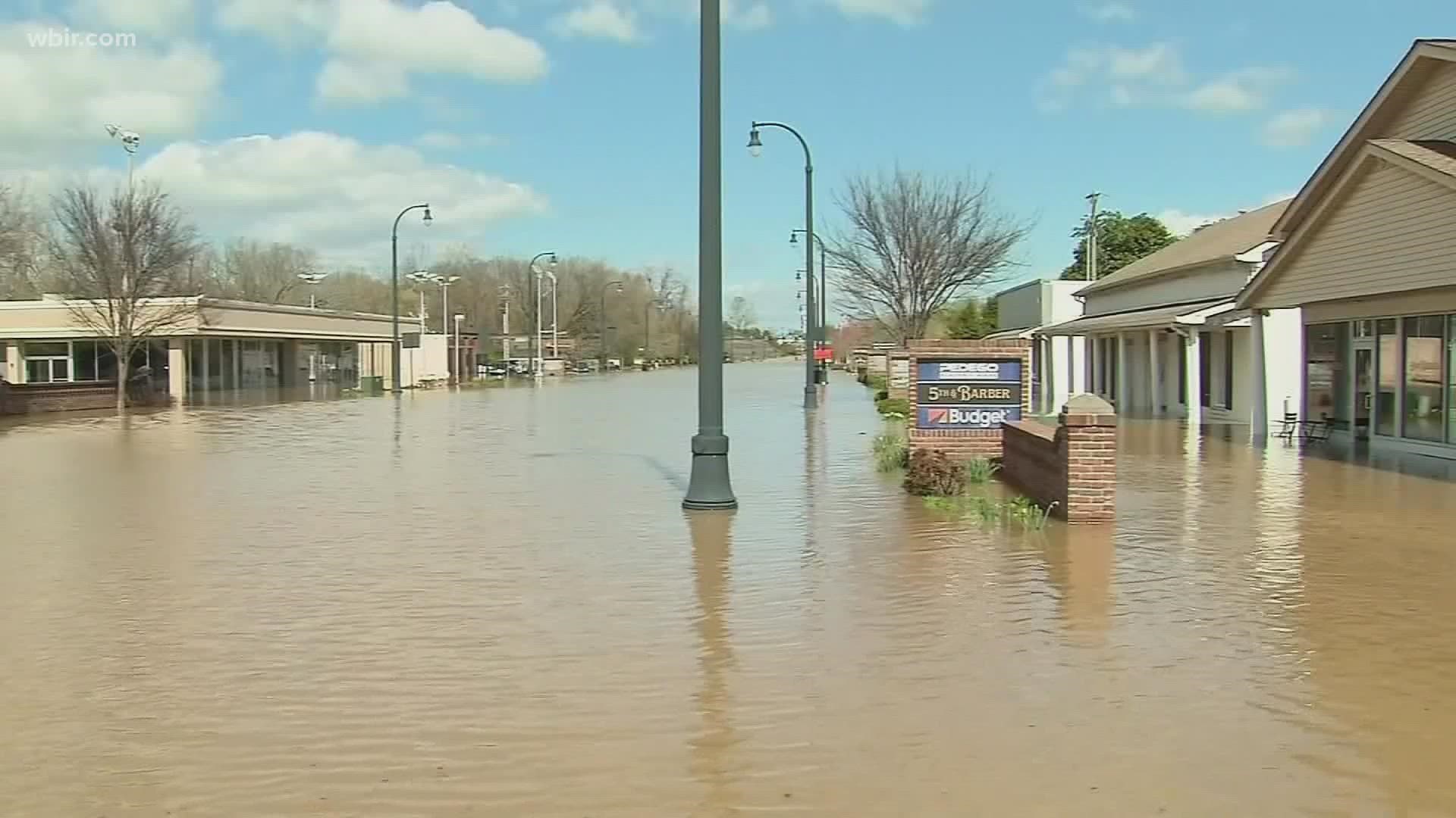 Prepare to stay off the road as heavy rain brings flooding | wbir.com