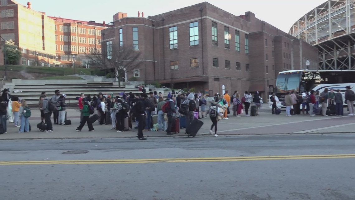 University of Tennessee's charter bus program offers students affordable holiday travel home