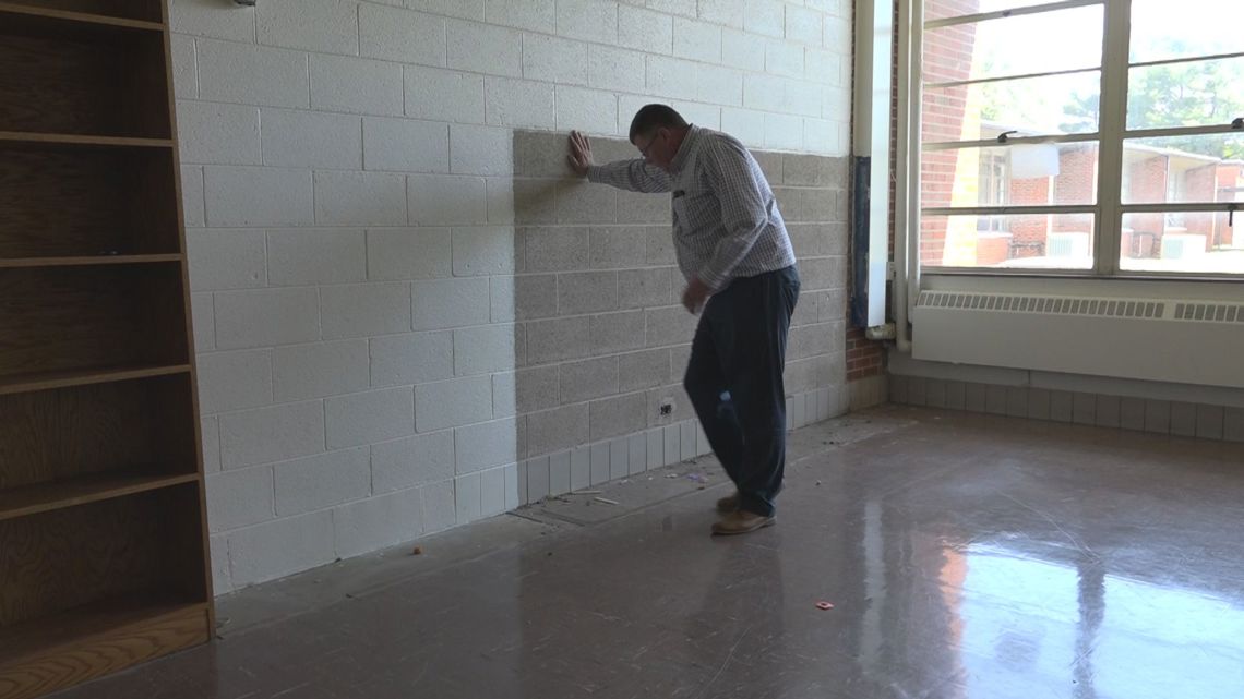 Parents raise concerns over Jefferson Elementary construction; school district says students are safe
