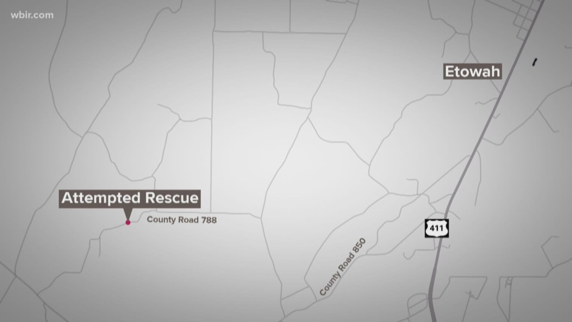 McMinn County deputies say they found a man dead after he tried to rescue a woman in high water.