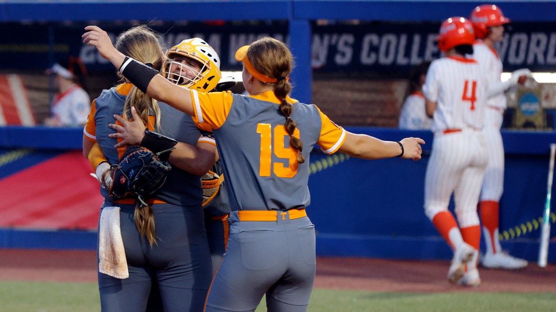 West's 3-run homer, Rogers' pitching help Tennessee top Alabama 10-5 in  WCWS softball opener