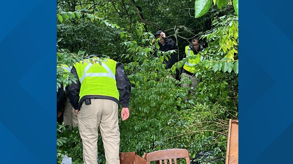 Knoxville police search for evidence after finding woman shot dead in a ...