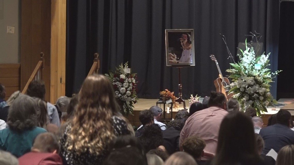 Community celebrates legendary Fulton coach Bob Black's life - Vimarsana News