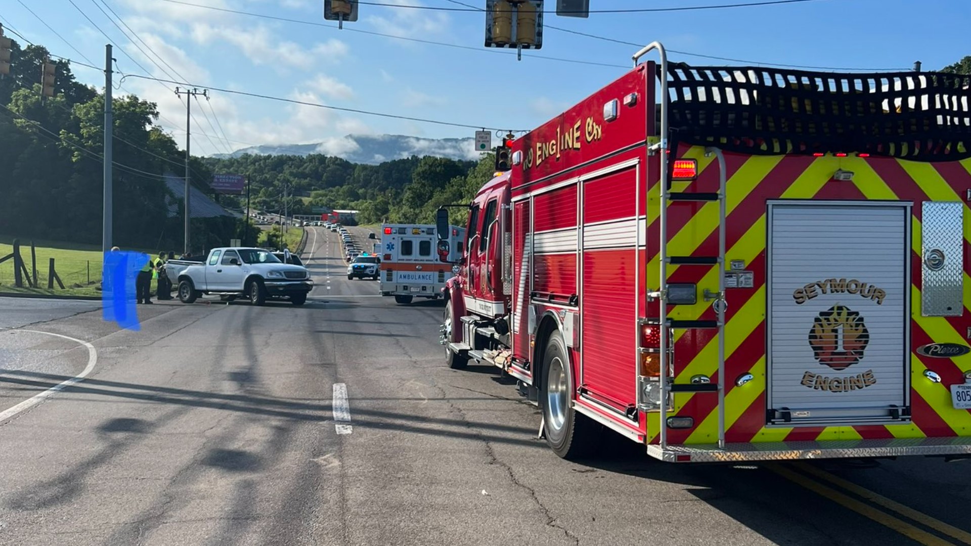 Crash on Chapman Highway near Seymour closes several lanes