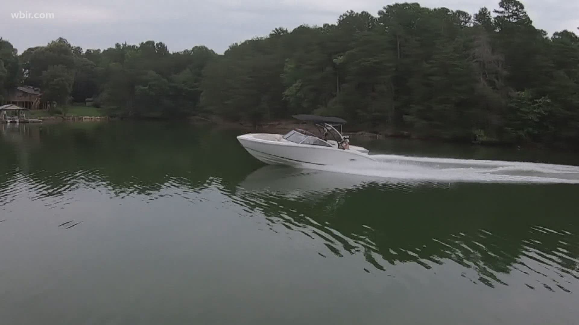 Tips for boating over the weekend to stay safe.