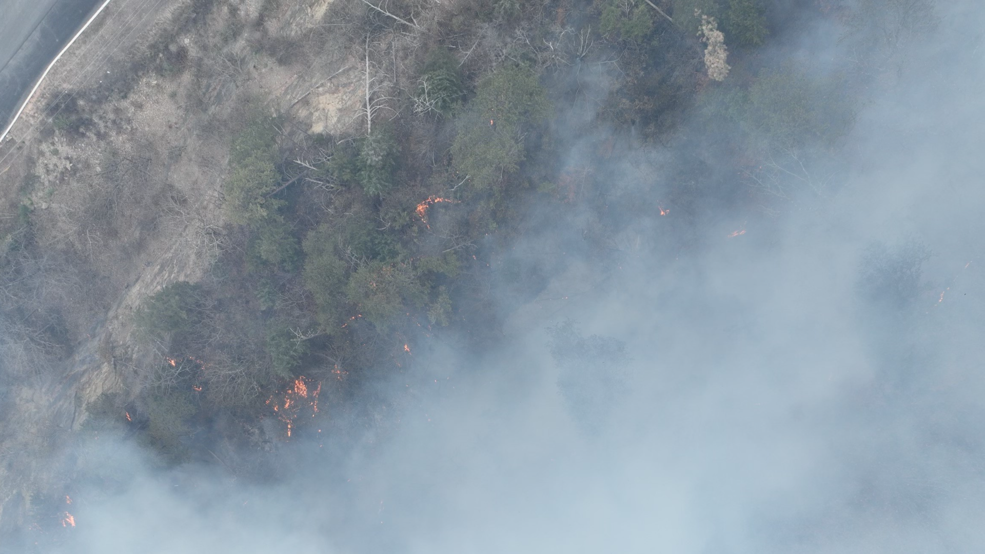 Fountain City brush fire sends up smoke in North Knoxville | wbir.com