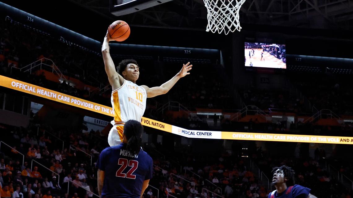 No. 19 Tennessee smacks South Carolina State, 105-54