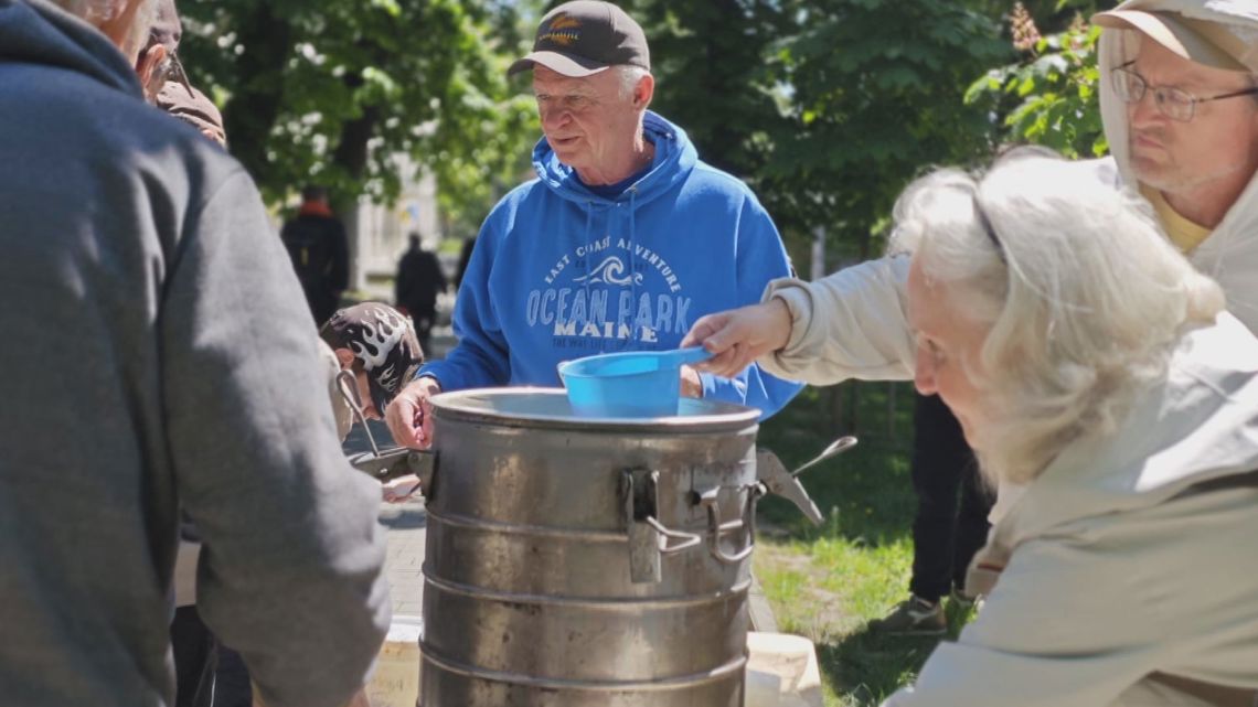 Knoxville couple returns from Ukraine after month-long relief trip amid war
