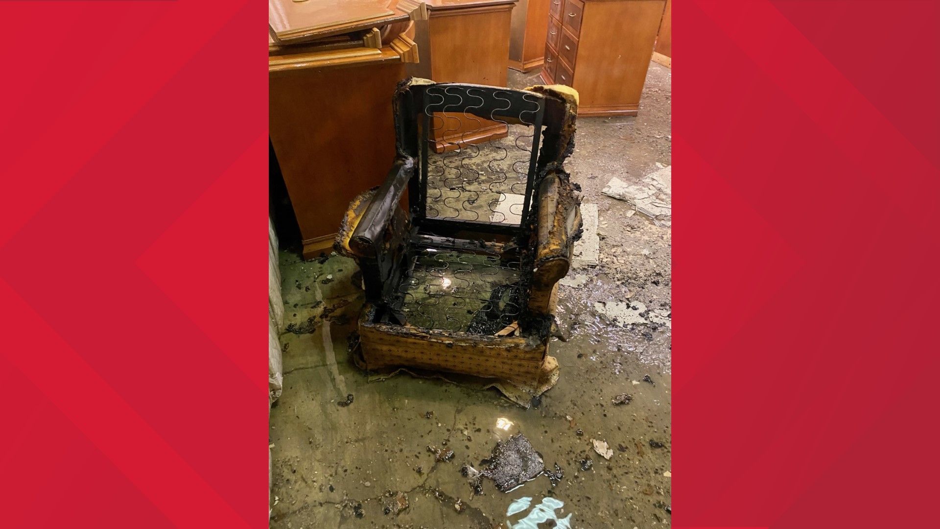 Furniture In Hotel Knoxville Catches Fire 0819