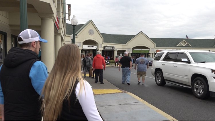 Black Friday | People come out in droves to stores across East Tennessee