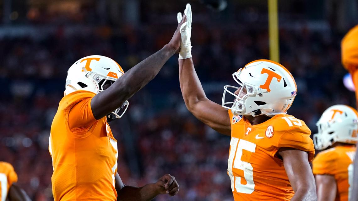No. 6 Tennessee beats No. 7 Clemson in the Orange Bowl, 31-14 - Vimarsana News