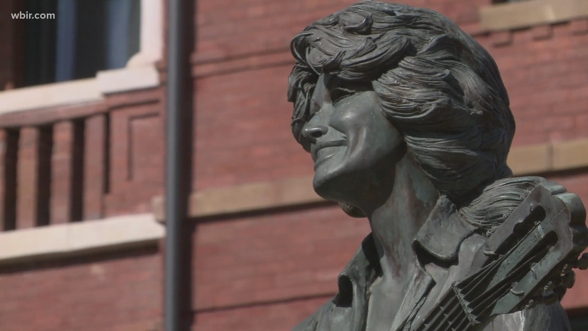 A new petition is circulating that's calling for all Tennessee confederate monuments to be replaced with statues of Dolly Parton.