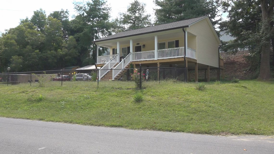 Newport neighbors reflect on devasting floods one year after Hurricane Helene