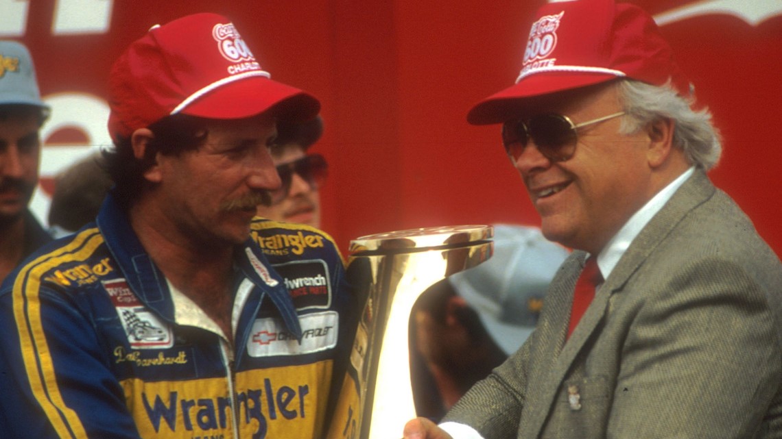 Racing entrepreneur, pioneer Bruton Smith dies at 95 - Vimarsana News