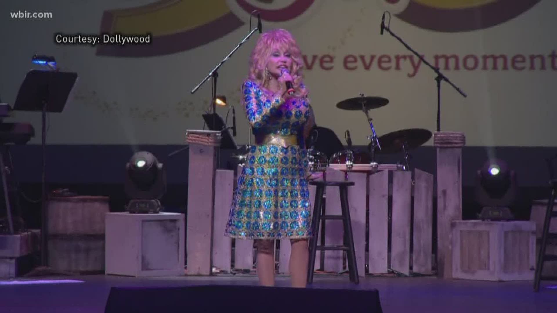 Dolly Parton will host the show along with Carrie Underwood and Reba McIntyre.