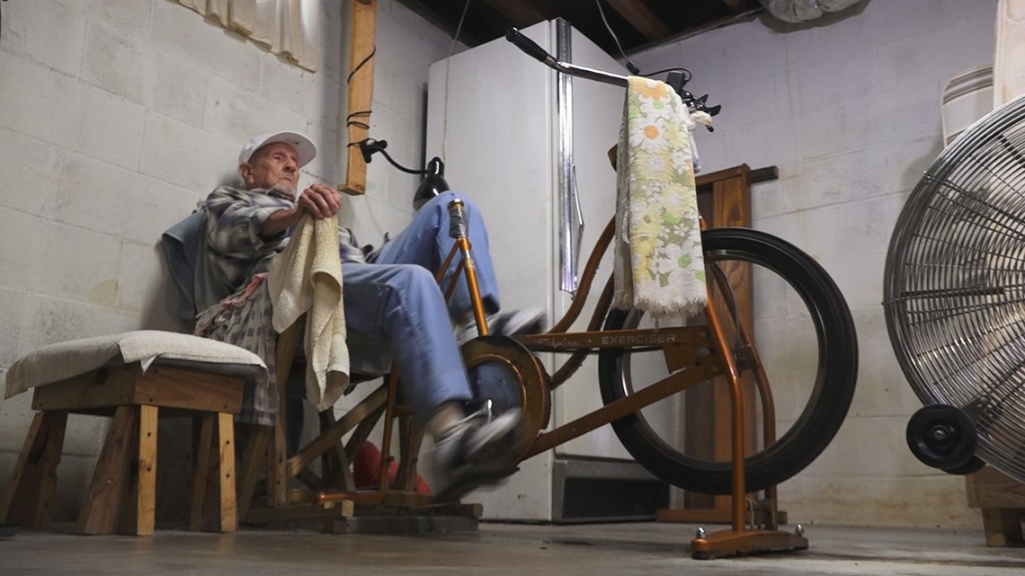100-year-old World War II veteran hits 75,000 miles on bike - Vimarsana News