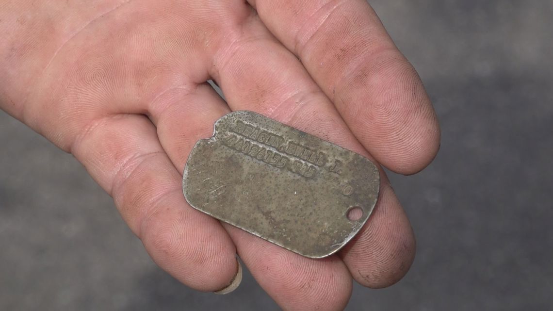 VAN dog tag （当時の袋.密閉×10個入） Knoxville man searching for rightful owner of a believed to be
