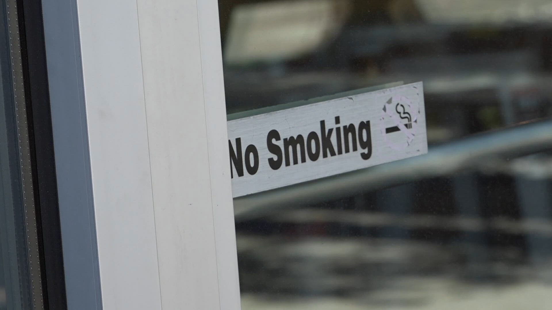 can vapes set off smoke detectors Knoxville City Council passes smoking ban on first reading