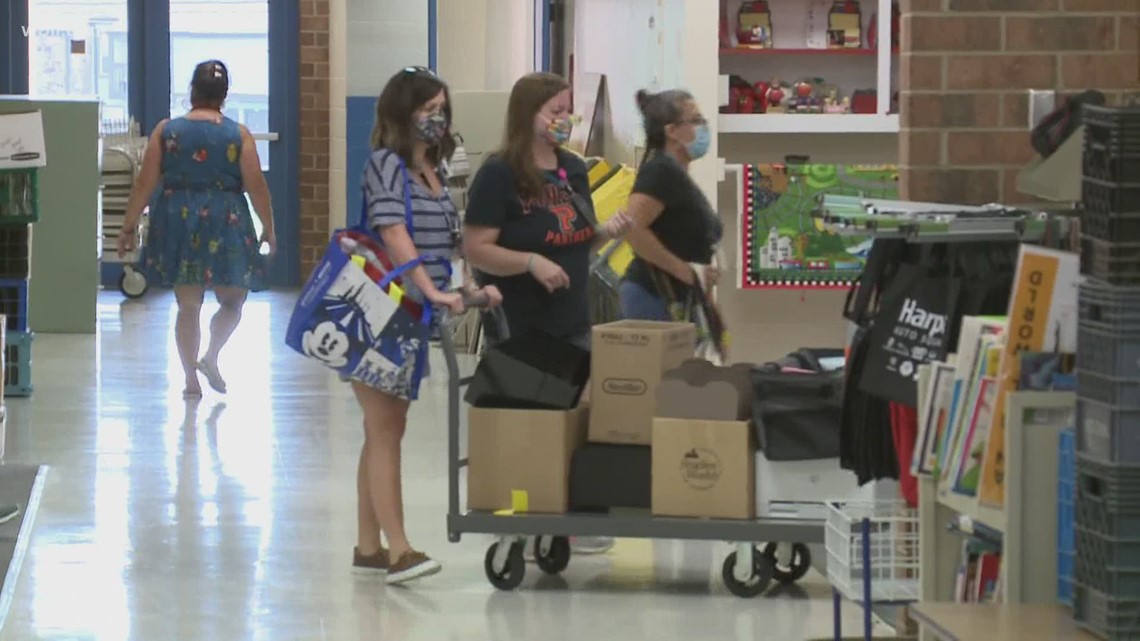 Knox County teachers shop for free school supplies through Teacher