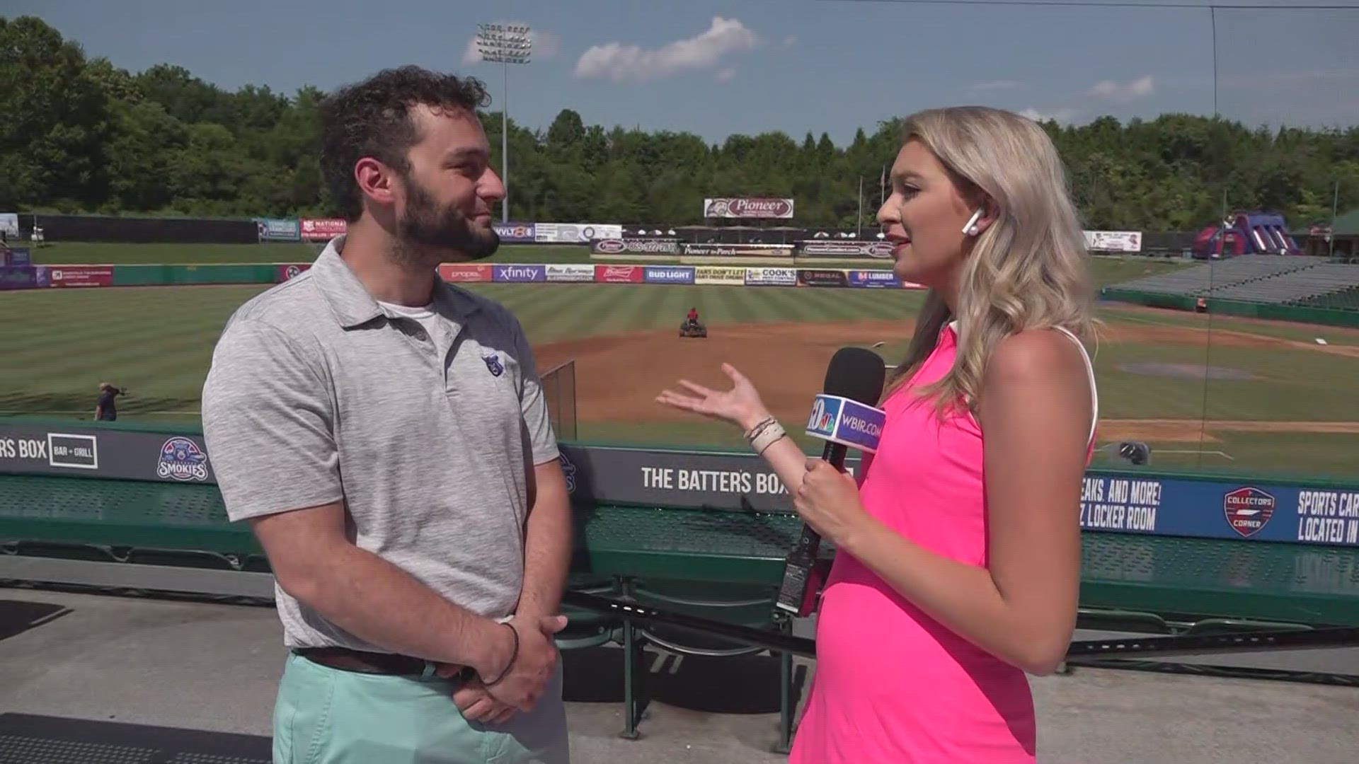 it-s-video-game-night-at-smokies-stadium-wbir