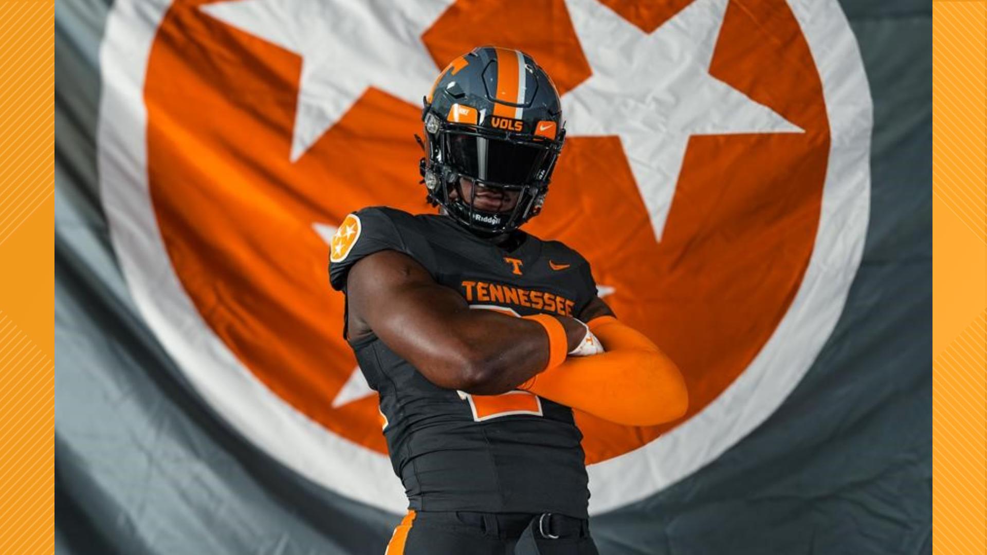 Tennessee football releases new Smokey Grey uniform design