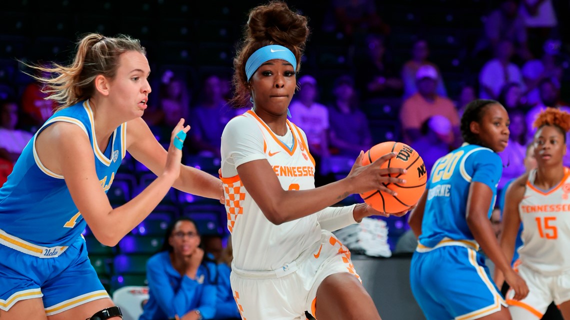 Lady Vols fall to No. 23 in AP Top 25 poll