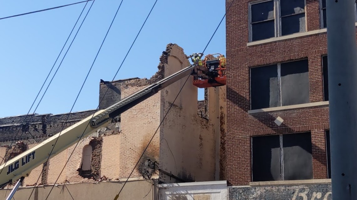 Crews start demolishing remnants of historic Parks-Belk Building in ...