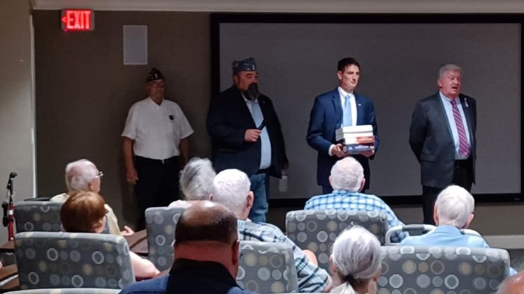 Lawmakers present new flags to some Loudon County veterans, replacing tattered old flags