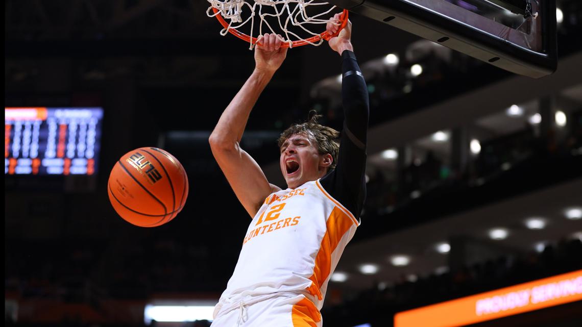 No. 18 Tennessee blasts Northern Kentucky, 95-56