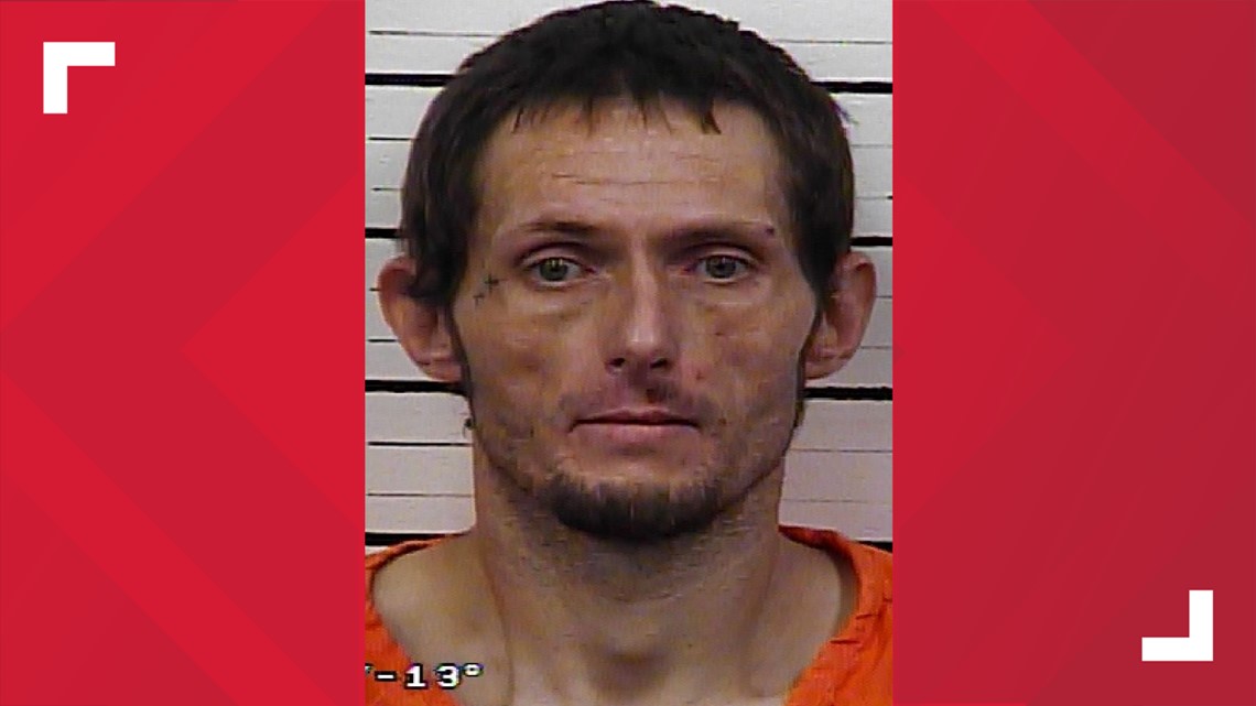 Man wanted for trying to run over Hawkins County deputies as he fled