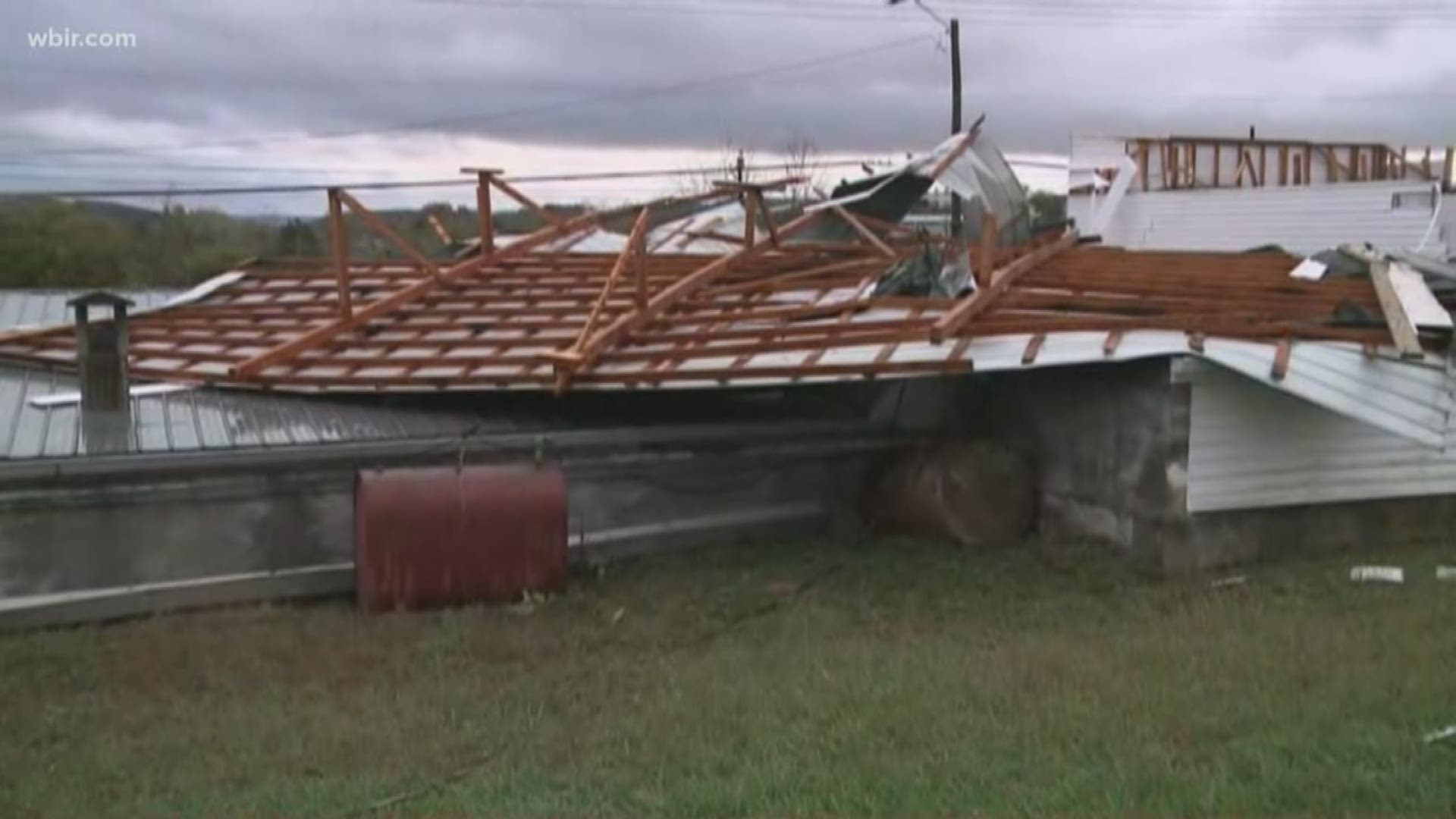 Reports of damage and power outages in East Tennessee as storms roll