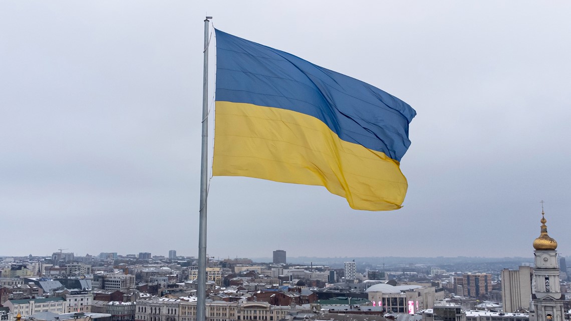 People rally for Ukraine at Tennessee State Capitol - Vimarsana News