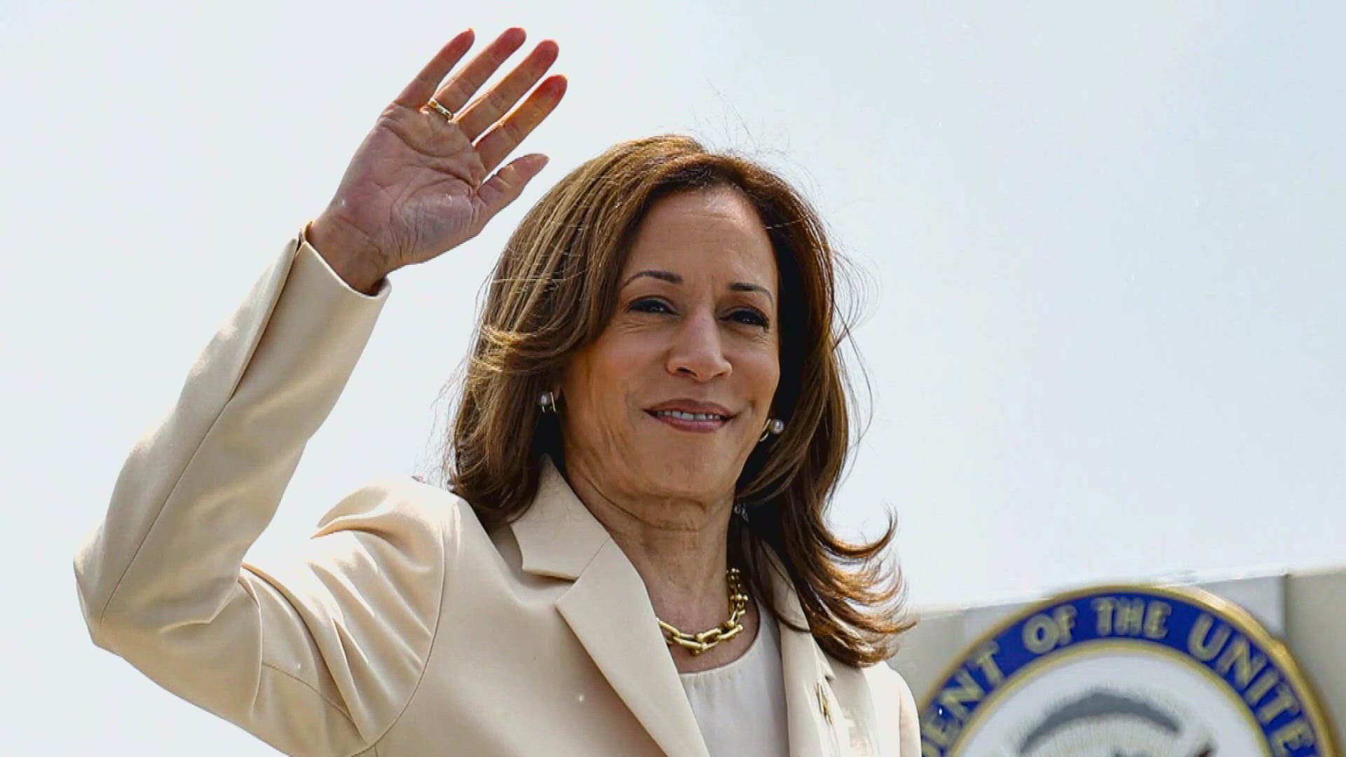 Barack and Michelle Obama endorse Kamala Harris, image size:1920x1080