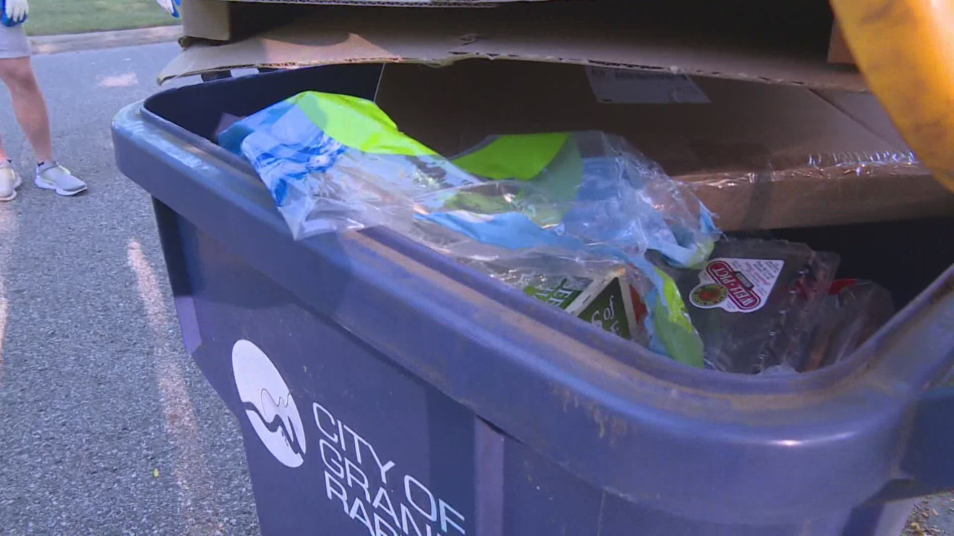 City of Grand Rapids offices closed during holidays, trash and recycling pick-up schedule